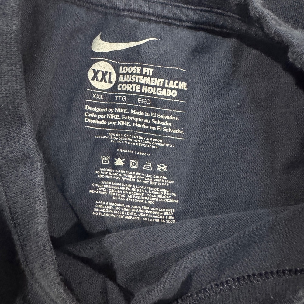 Nike Two t-shirt bundle. Both Men’s 2XL. Worn but in good condition. - Picture 5 of 8